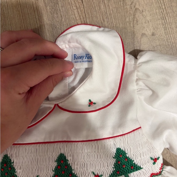 Elegant White Dress with Green Tree Embroidery smocked christmas - Picture 3 of 4